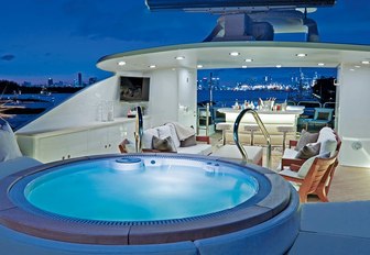 alessandra yacht sundeck