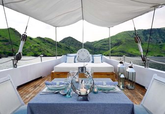 alfresco dining for two aboard charter yacht ALEXA 