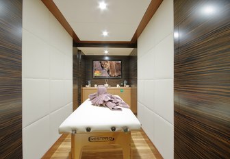 massage room on board motor yacht MEIRA 