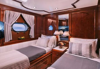 Charter yacht OAK twin cabin