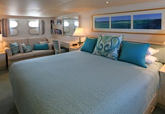 master suite on board superyacht BAHAMA 