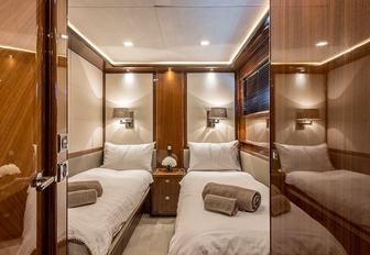 Charter yacht EXPERIENCE twin cabin 