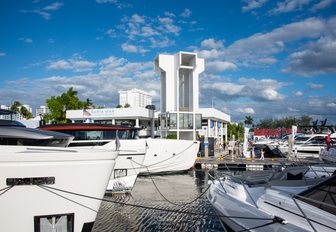 Motor yacht display at FLIBS