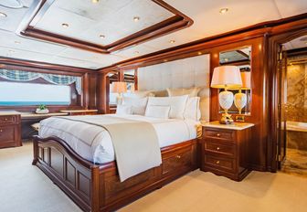 Charter yacht AQUASITION master cabin with central berth