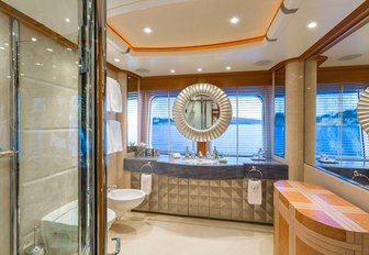 en suite aboard charter yacht CALLISTO 