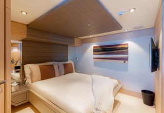Super yacht charter RENEGADE double guest cabin