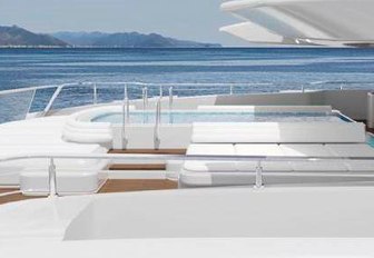 Deck pool on superyacht O'PARI