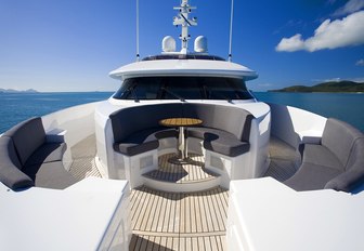 seating area on the foredeck of luxury yacht De Lisle III