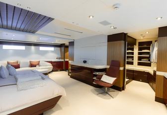 Super yacht charter RENEGADE master cabin