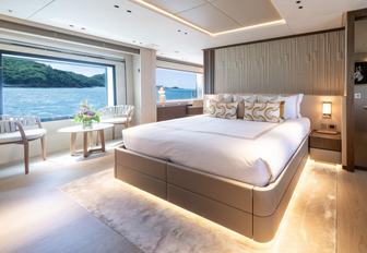 Charter yacht WHITE STAR master cabin with large central berth