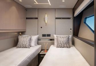 Charter yacht MOWANA twin cabin