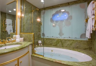 Main ensuite on luxury yacht lady victoria