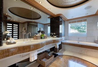 Elegant ensuite with bath on Superyacht SUNRAYS