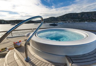 The Jacuzzi on board superyacht CHAKRA