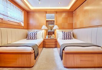Yacht rental OASIS twin cabin