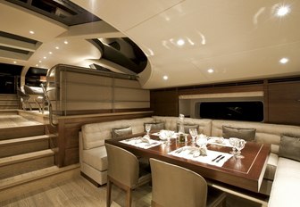 Dining room onboard sailing yacht SALPERTON