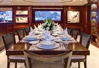 formal dining aboard luxury yacht ‘Azteca II’ 