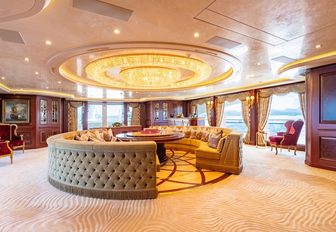 Charter yacht BLACK PEARL upper salon with circular seating area