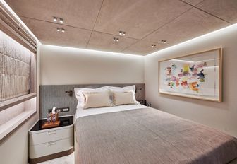 Charter yacht ONE ZERO double cabin 
