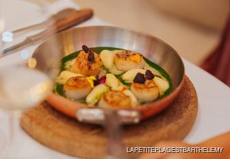 Scallop dish with cutlery