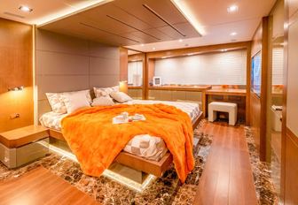 Charter yacht BACCARAT guest cabin with central berth