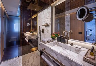 Charter yacht GECO en suite