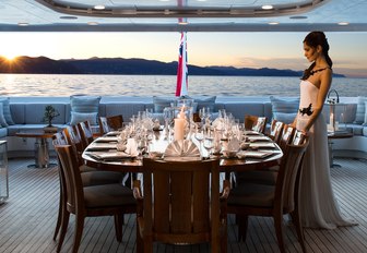 Aft deck dining, Turquoise yacht