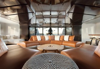 The contemporary interior of superyacht CLOUDBREAK