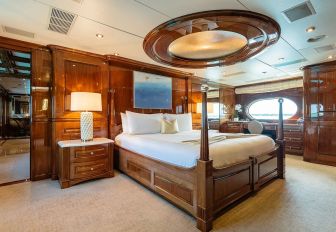 Charter yacht REMEMBER WHEN master cabin