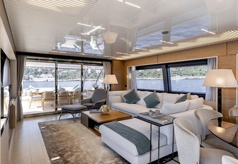 Master suite onboard MY Alegria II