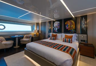 Charter yacht WYLDECREST master cabin with central berth
