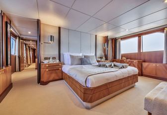 Charter yacht SHEERGOLD master cabin overview