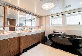 Superyacht charter AFTER YOU en suite