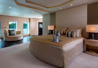 Charter yacht SIREN master cabin with central berth