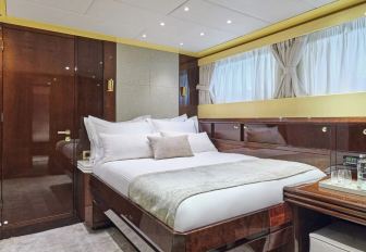 Charter yacht BLUE SYMPHONIE guest cabin