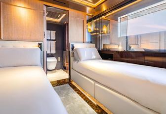 Charter yacht RAJA² twin cabin