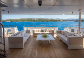 luxury yacht katina with superyacht toys
