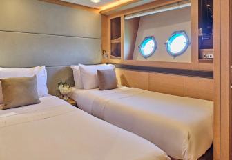 Charter yacht NAYLA twin cabin