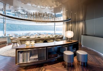 semi-alfresco dining area aboard superyacht SAVANNAH 