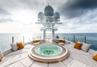 superyacht synthesis jacuzzi