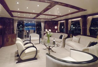 The skylounge of superyacht ENCHANTRESS