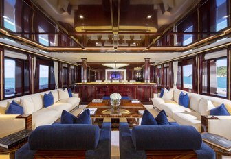 superyacht rockit main salon