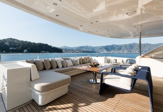 alfresco lounge on the main deck aft of motor yacht RESILIENCE 