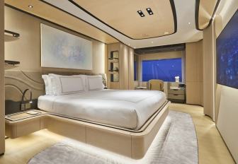Superyacht charter AWANDRA master cabin