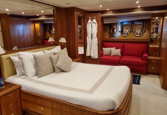 Charter yacht LADY AMANDA guest cabin