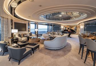 Superyacht charter KISMET interior lounge