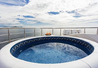 Jacuzzi on board superyacht Komokwa