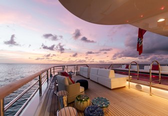 superyacht synthesis alfresco seating