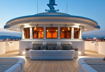 foredeck seating area on board charter yacht PRIDE