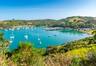 Beautiful bay on Waiheke Island with sailing boats, New Zealand